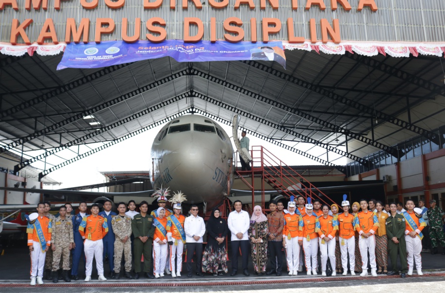 Kunjungan Menko Polkam Jenderal TNI (Purn) Jamari Chaniago ke STTKD Yogyakarta